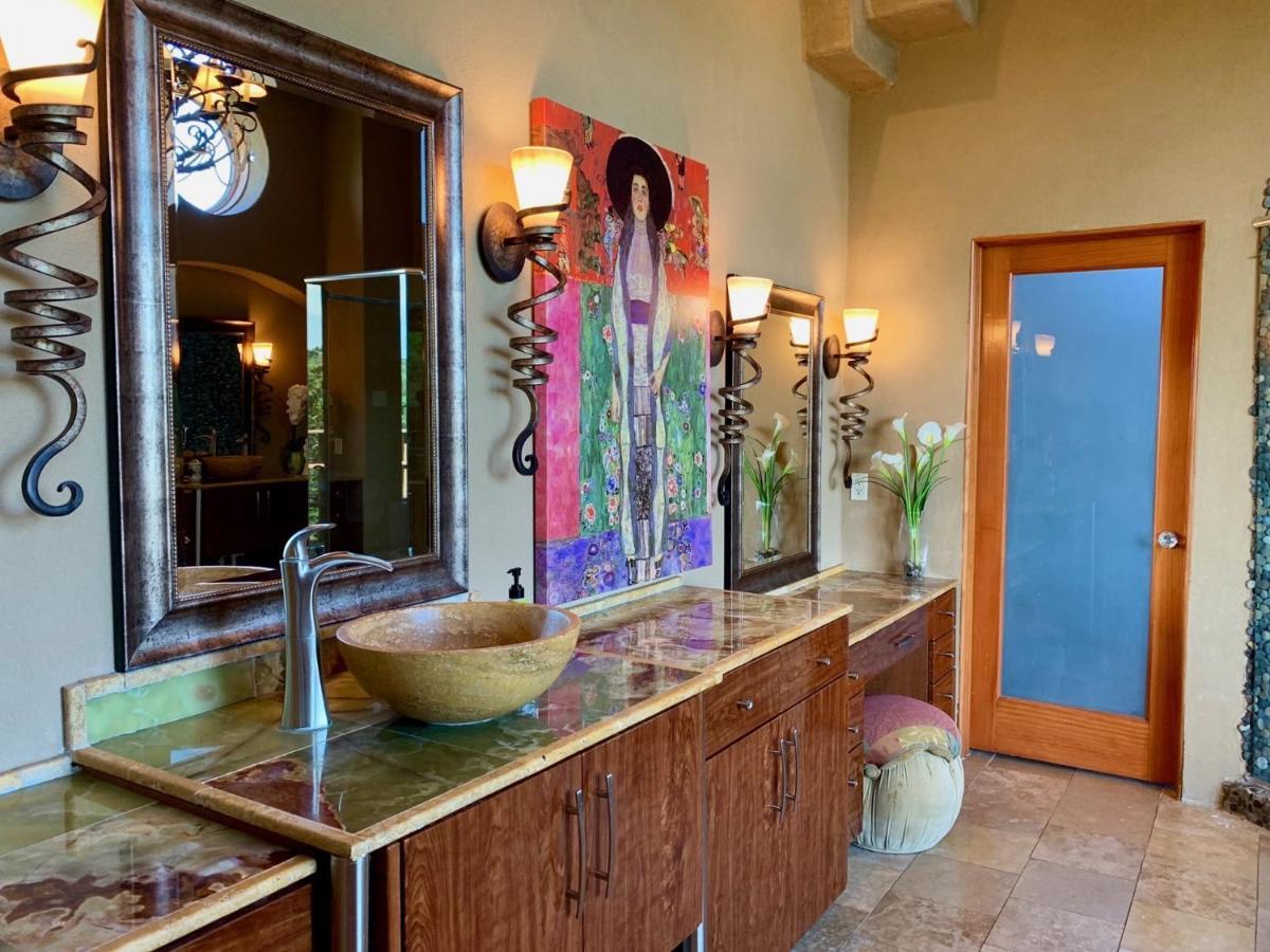 Scenic Hill Country Retreat - Rhino Ranch Villa New Braunfels Exterior photo